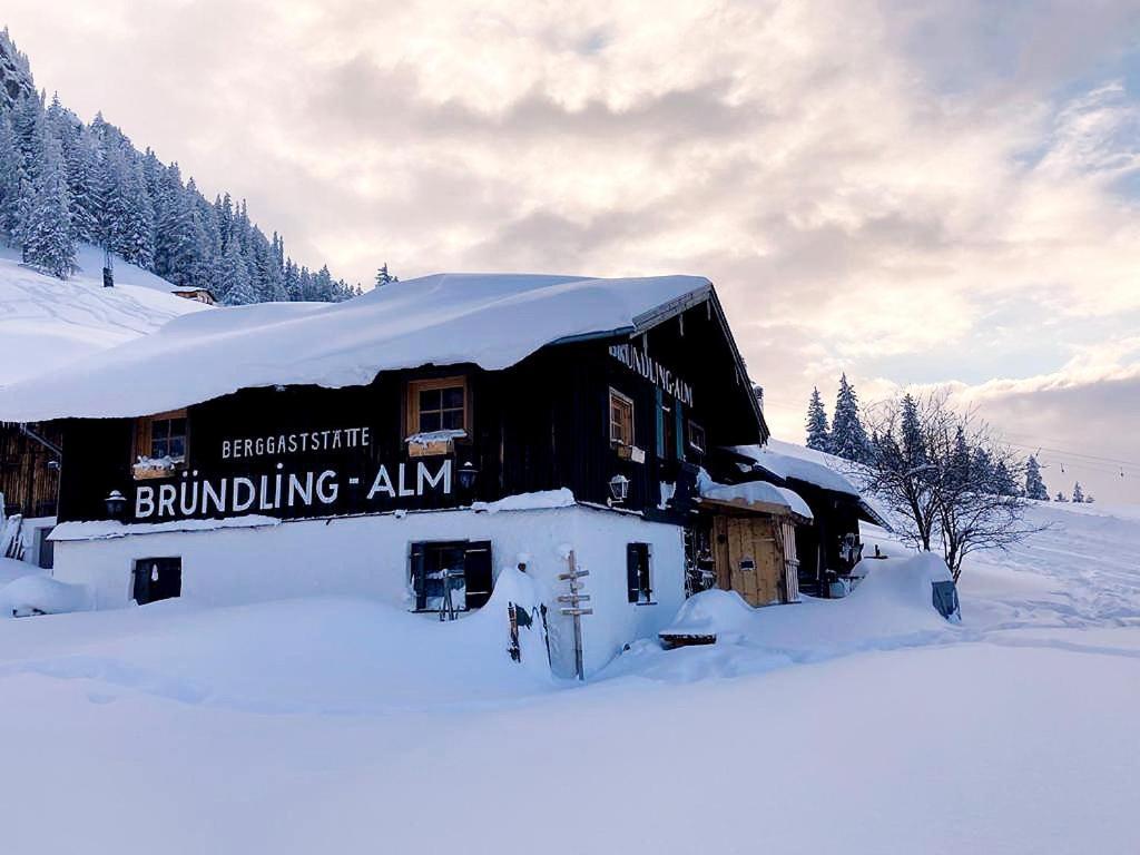 Bruendling-Alm Berggasthof Auf 1167M Auf Dem Hochfelln Hotel Берген Екстериор снимка